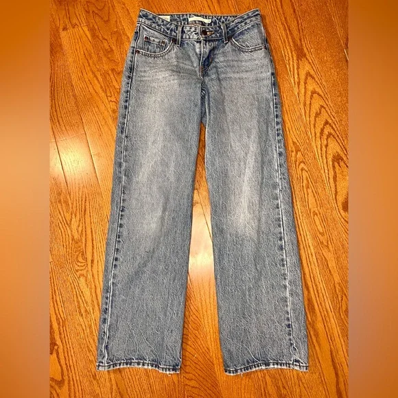 Levi’s Premium Low Loose Jeans •Woman’s 23 x 30 • Vintage Light Wash - Picture 5 of 11
